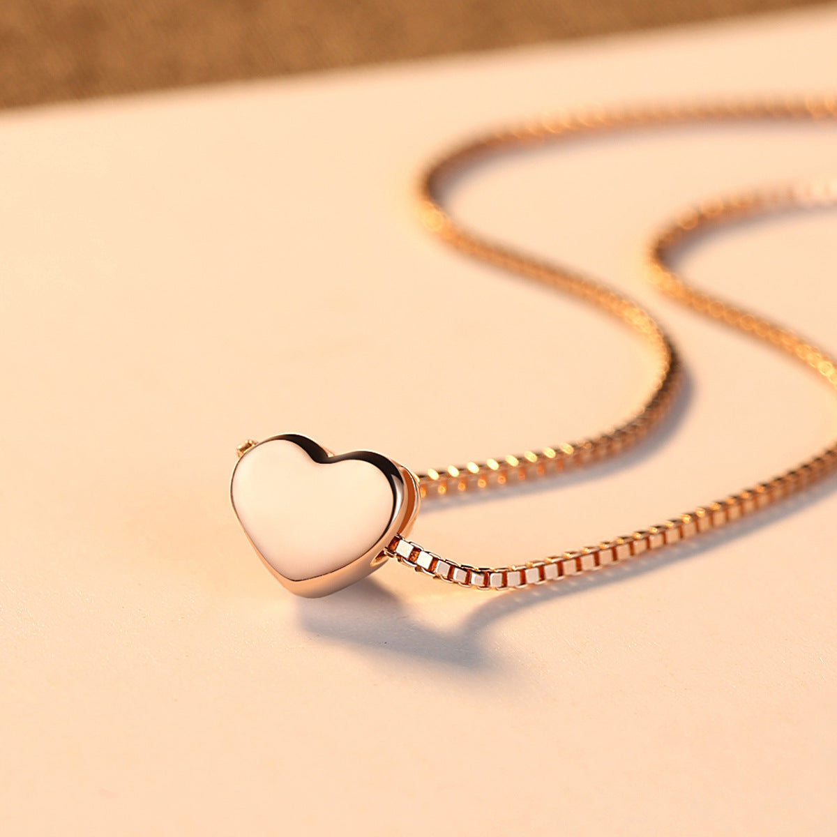 Collier d'amour minimaliste